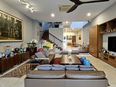 For Sale - ⭐️⭐️LANDED7772@ Spacious layout Renovated 3 Storey Terrace with 4+1 Bedrooms