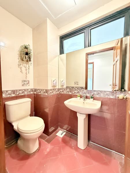 Chiltern Park, 131 Serangoon Avenue 3, Room Rental, 100 sqft, Condominium For Rent, by Zheng Chao, 60190013 - Bathroom - PropertyGuru.com.sg