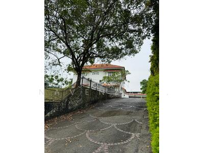 For Rent - Colonial style GCB with big garden. Beautiful and cozy