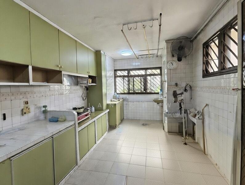 305 Jurong East Street 32 HDB Flat For Sale at S$ 610,000 | PropertyGuru Singapore