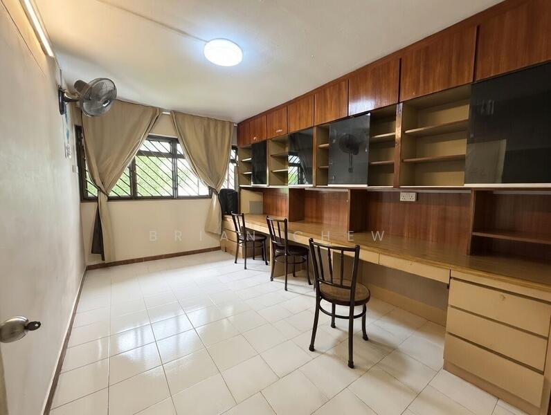 305 Jurong East Street 32 HDB Flat For Sale at S$ 610,000 | PropertyGuru Singapore