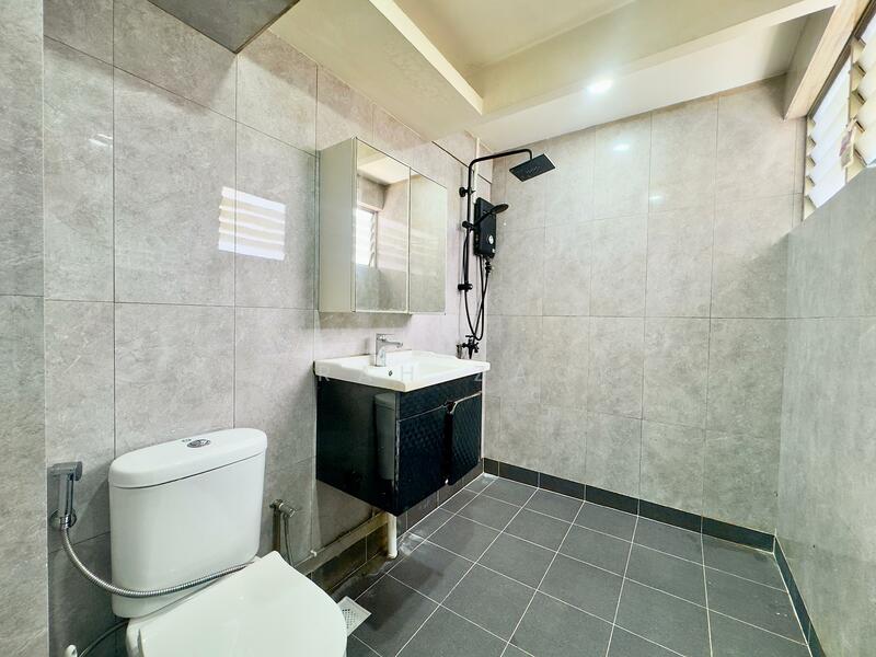 For Sale - 260 Tampines Street 21