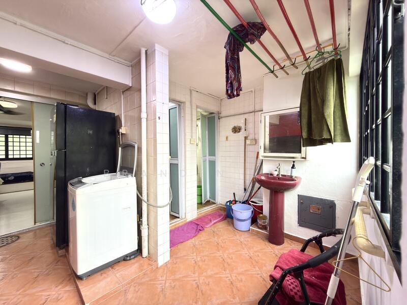 For Rent - 168A Queensway