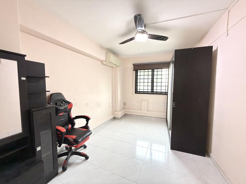 For Rent - 168A Queensway