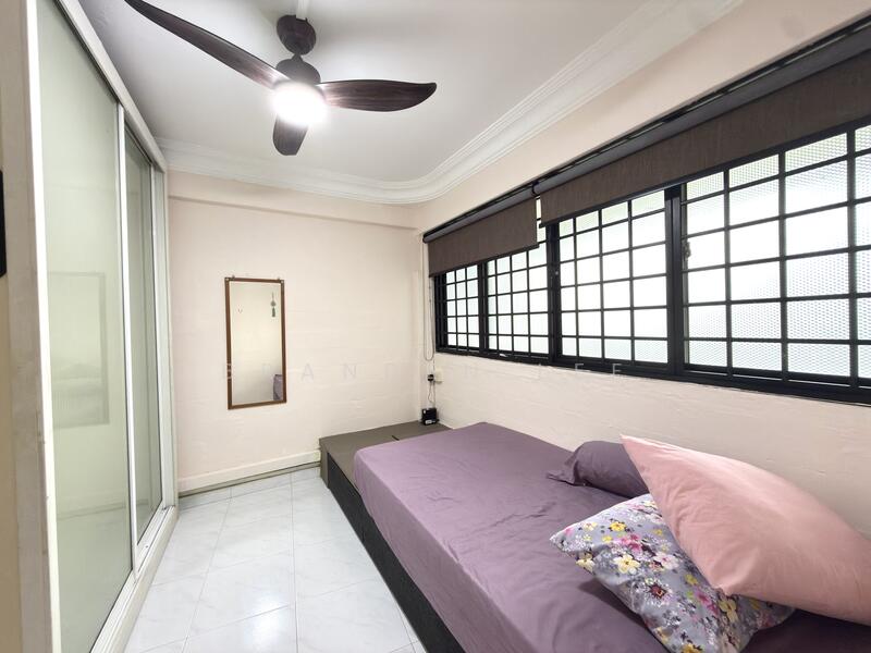 For Rent - 168A Queensway