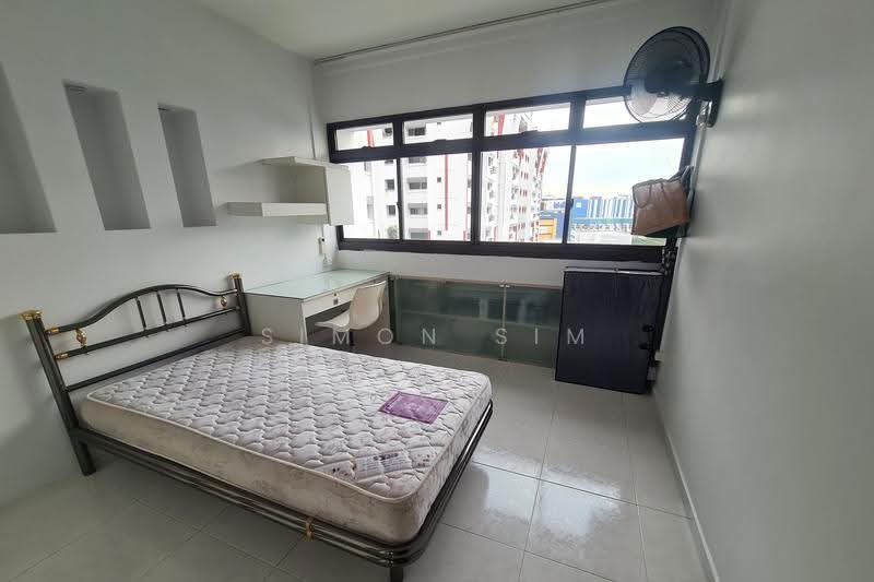 279 Toh Guan Road, 279 Toh Guan Road, Boon Lay / Jurong / Tuas, 3 Bedrooms, 1,302 sqft, HDB Flat For Sale, by Simon Sim, 60190762 - Bedroom - PropertyGuru.com.sg