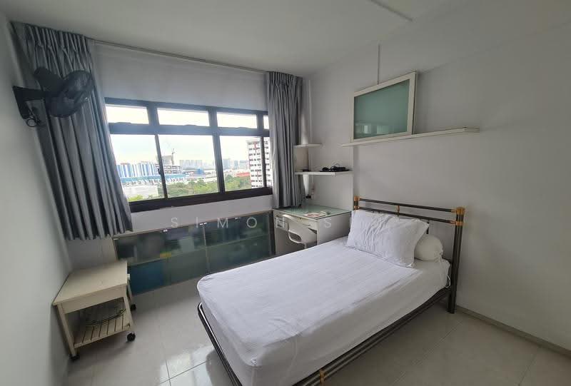 279 Toh Guan Road, 279 Toh Guan Road, Boon Lay / Jurong / Tuas, 3 Bedrooms, 1,302 sqft, HDB Flat For Sale, by Simon Sim, 60190762 - Bedroom - PropertyGuru.com.sg