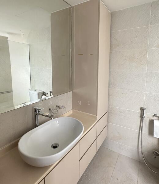 Balmoral Point Apartment For Sale at S$ 6,500,000 | PropertyGuru Singapore - Bathroom