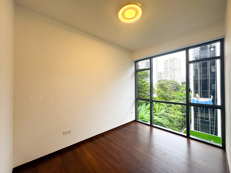 Super spacious master bedroom