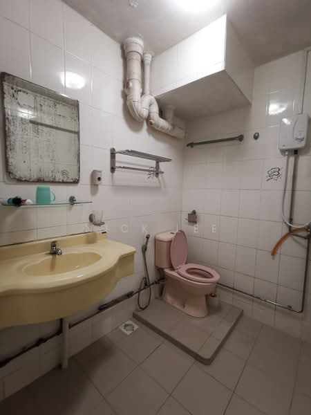 For Rent - 107 Spottiswoode Park Road