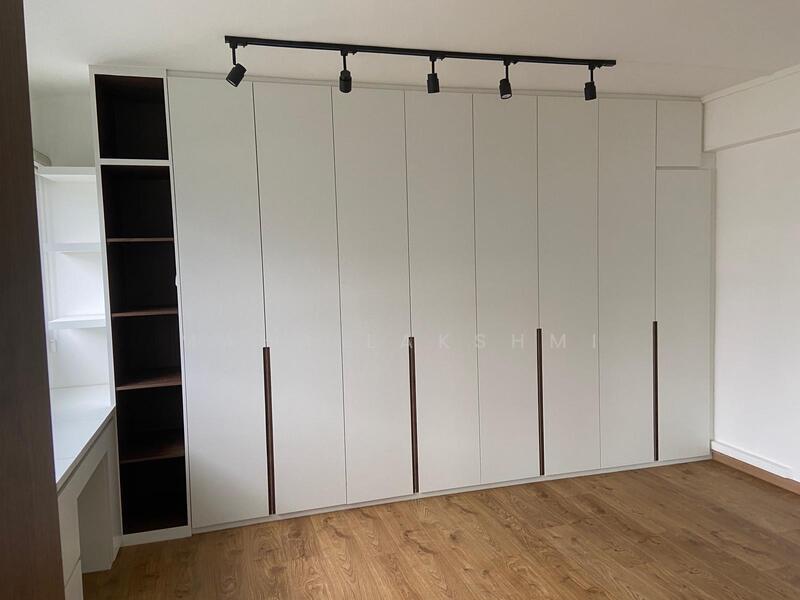 Master with adjoining room