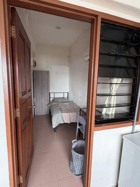 For Rent - Queensway Tower