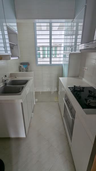 The Merlot, 101 Keng Lee Road, 3 Bedrooms, 1,098 sqft, Apartment For Sale, by Joy Wang Pei Pei, 60191536 - Kitchen - PropertyGuru.com.sg
