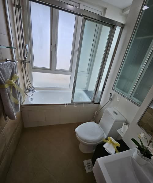 The Merlot, 101 Keng Lee Road, 3 Bedrooms, 1,098 sqft, Apartment For Sale, by Joy Wang Pei Pei, 60191536 - Bathroom - PropertyGuru.com.sg