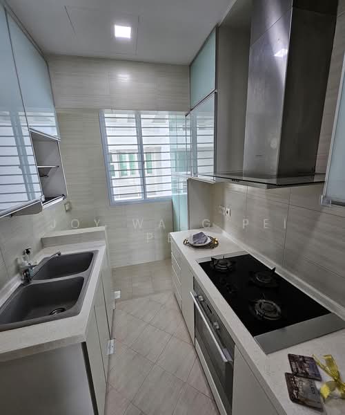 The Merlot, 101 Keng Lee Road, 3 Bedrooms, 1,098 sqft, Apartment For Sale, by Joy Wang Pei Pei, 60191536 - Kitchen - PropertyGuru.com.sg