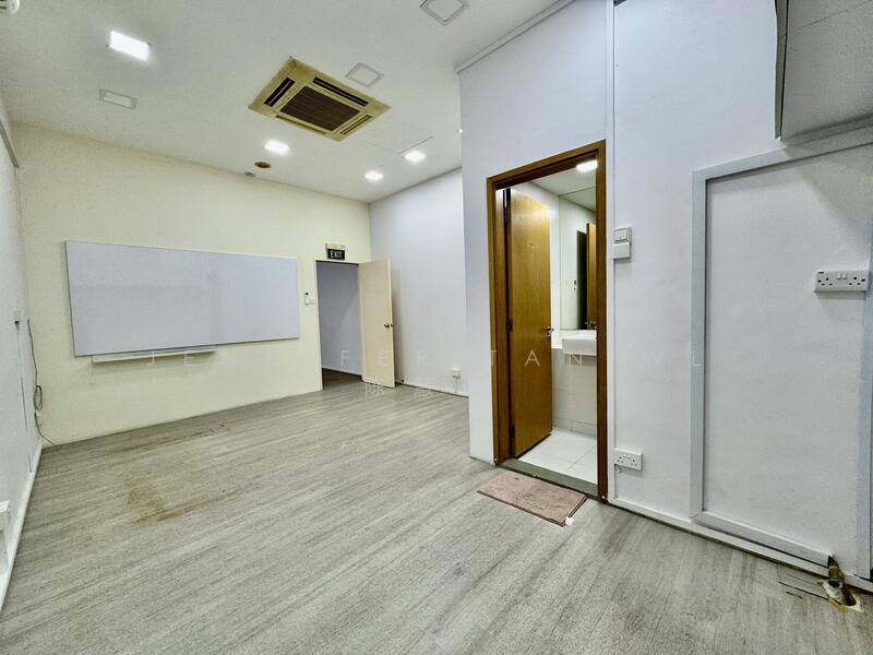 ⭐️❤️ All Trades!!! Tuition, Facial, Therapy... Many Parking lots, Near MRT, immediate!!!, ONE-NORTH GATEWAY, 441 sqft, Shop / Shophouse For Rent, by Jennifer Tan WL 陈慧莲, 60191562 - CommercialGuru.com.sg
