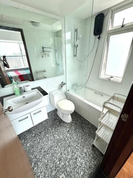 Meraprime, 301 Jalan Bukit Ho Swee, Alexandra / Commonwealth, Room Rental, 141 sqft, Condominium For Rent, by Sean Ong, 60191632 - Bathroom - PropertyGuru.com.sg