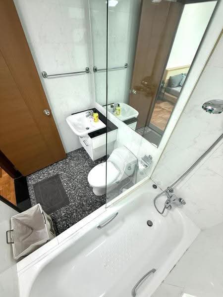 Meraprime, 301 Jalan Bukit Ho Swee, Alexandra / Commonwealth, Room Rental, 160 sqft, Condominium For Rent, by Sean Ong, 60191632 - Bathroom - PropertyGuru.com.sg