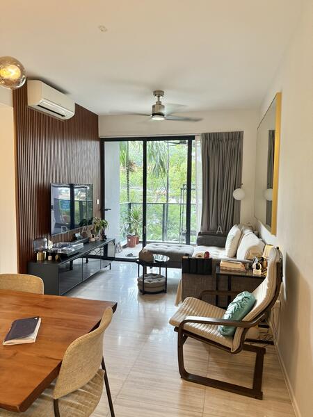 Spacious living room