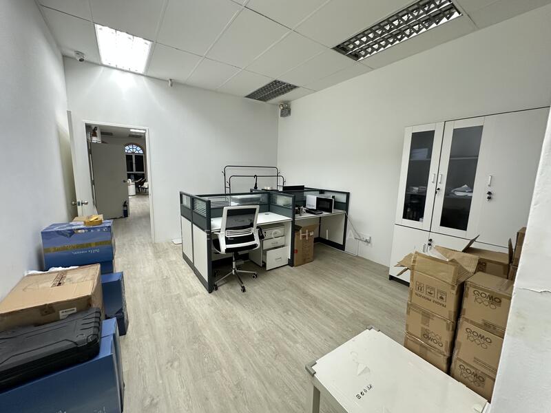 36 Temple Street, , 1,250 sqft, Shop / Shophouse For Rent, by Zee Chia, 60191743 - 2nd floor unit - CommercialGuru.com.sg