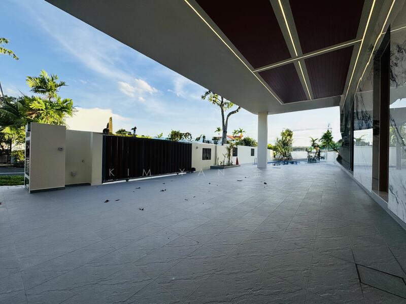 For Sale - Brand New &freehold Semi-D Lift & Pool, wide frontage to park 3 to 4 cars