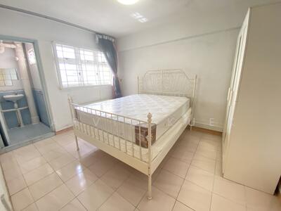 For Rent - 6 Holland Close