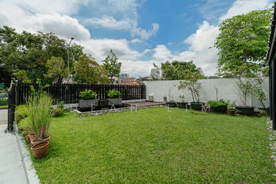 For Sale - ⭐️⭐️LANDED7772@ 2 Storey Detached with 6 rooms , park 4 cars