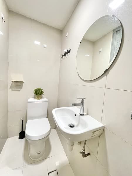 Selegie Centre, 189 Selegie Road, 1 Bedroom, 1,200 sqft, Apartment For Rent, by Zheng Chao, 60192074 - Bathroom - PropertyGuru.com.sg