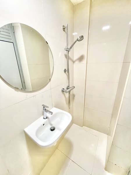 Selegie Centre, 189 Selegie Road, 1 Bedroom, 1,200 sqft, Apartment For Rent, by Zheng Chao, 60192074 - Bathroom - PropertyGuru.com.sg
