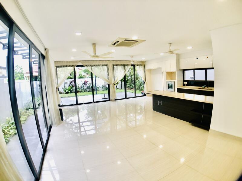 4 Storey Bright Hill Detached | 7BR Ensuite | Private Lift | Near MRT, Bright Hill Crescent, Bright Hill Drive, Upper Thomson Road, 7 Bedrooms, 5,500 sqft, Detached House For Sale, by Linda Loh, 60192131 - Living Room - PropertyGuru.com.sg