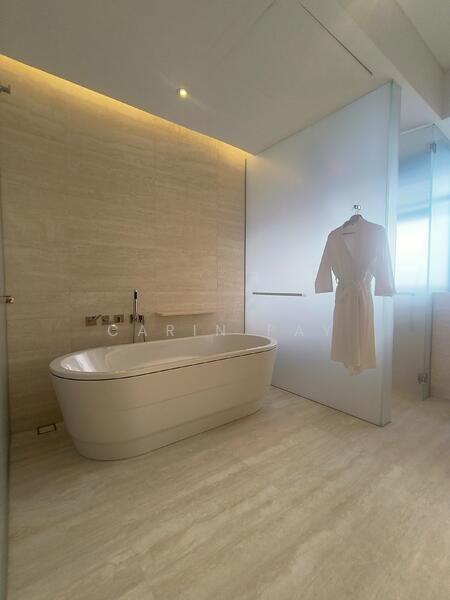 Hana, 8 Tomlinson Road, 4 Bedrooms, 3,531 sqft, Apartment For Rent, by Carin Pay, 60192387 - Bathroom - PropertyGuru.com.sg