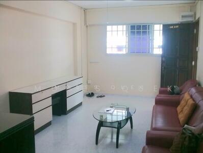 For Rent - 226 Tampines Street 23