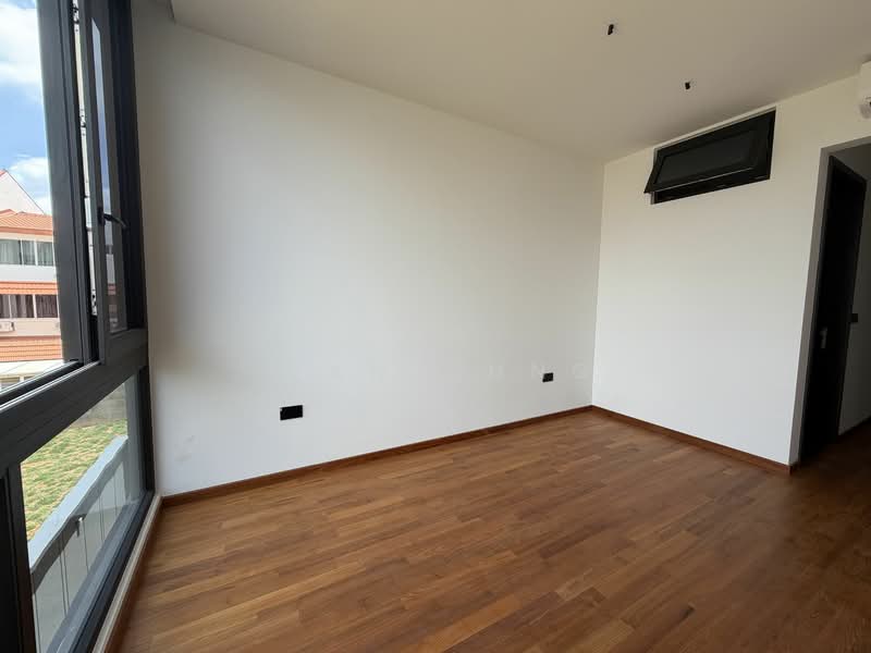 ⭐️⭐️LANDED7772@ Brand New 5BR Terrace with Lift | Near Kovan and NEX Terraced House For Sale at S$ 5,980,000 | PropertyGuru Singapore