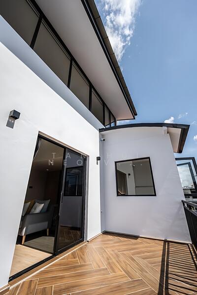 For Sale - Beautiful Renovated Terrace in How Sun Avenue