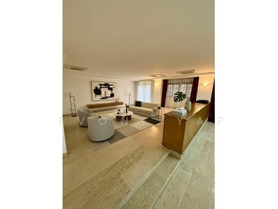 For Rent - Stunning 2-Storey Semi-Detached Renovated House at Broadrick Road Near Elton House International Sch