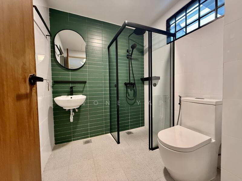 For Rent - Stunning 2-Storey Semi-Detached Renovated House at Broadrick Road Near Elton House International Sch