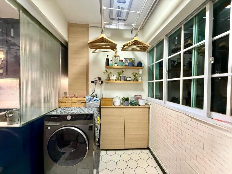 For Sale - 260 Jurong East Street 24