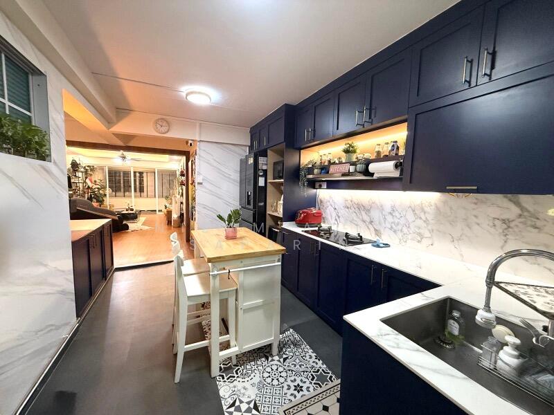 For Sale - 260 Jurong East Street 24