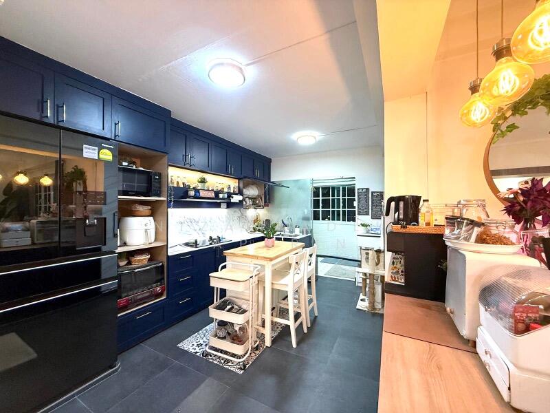 For Sale - 260 Jurong East Street 24