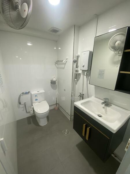Ispace, 7 Soon Lee Street, 1,400 sqft, Factory / Workshop (B2) For Rent, by Lisa Ong 王镁侥, 60193293 - Bathroom - CommercialGuru.com.sg