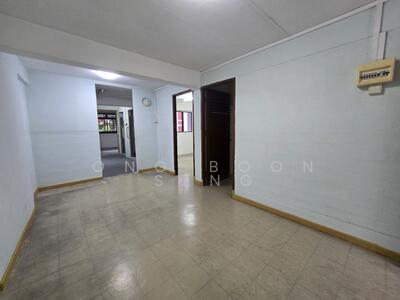 For Sale - 105 Henderson Crescent