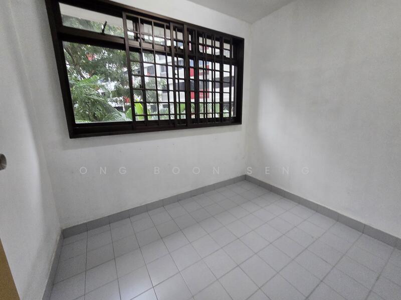 For Sale - 105 Henderson Crescent