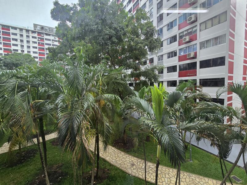 For Sale - 105 Henderson Crescent