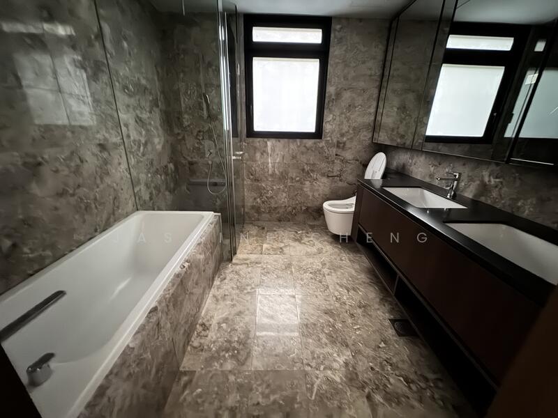 Kopar At Newton Condominium For Sale at S$ 4,180,000 | PropertyGuru Singapore - Bathroom