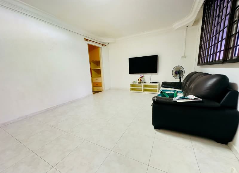 234 Serangoon Avenue 3, 234 Serangoon Avenue 3, 3 Bedrooms, 904 sqft, HDB Flat For Sale, by Jacky Oh, 60193428 - Living Room - PropertyGuru.com.sg