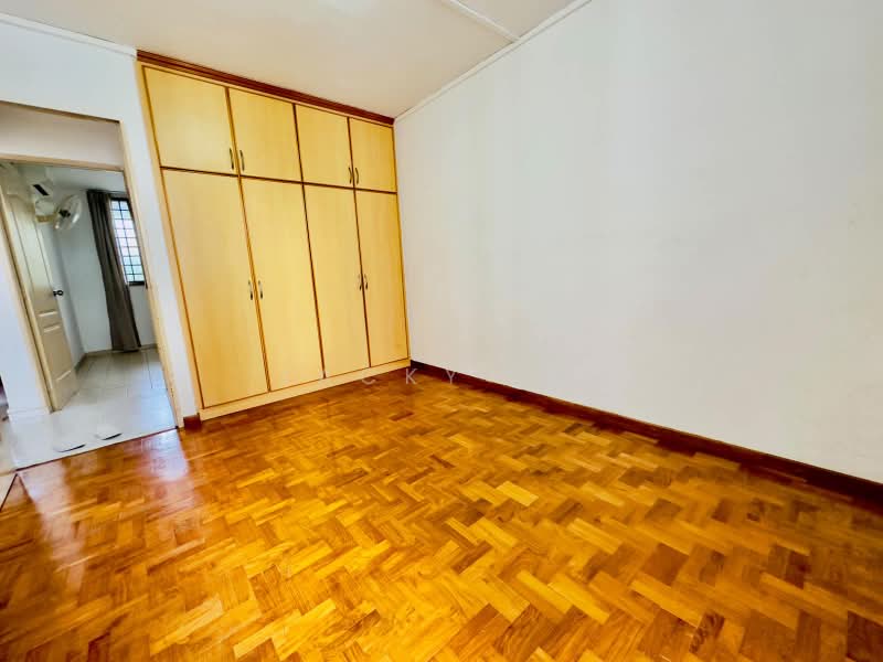 234 Serangoon Avenue 3, 234 Serangoon Avenue 3, 3 Bedrooms, 904 sqft, HDB Flat For Sale, by Jacky Oh, 60193428 - Bedroom - PropertyGuru.com.sg