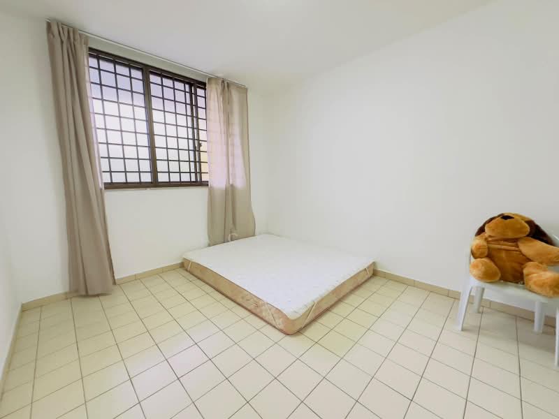 234 Serangoon Avenue 3, 234 Serangoon Avenue 3, 3 Bedrooms, 904 sqft, HDB Flat For Sale, by Jacky Oh, 60193428 - Bedroom - PropertyGuru.com.sg