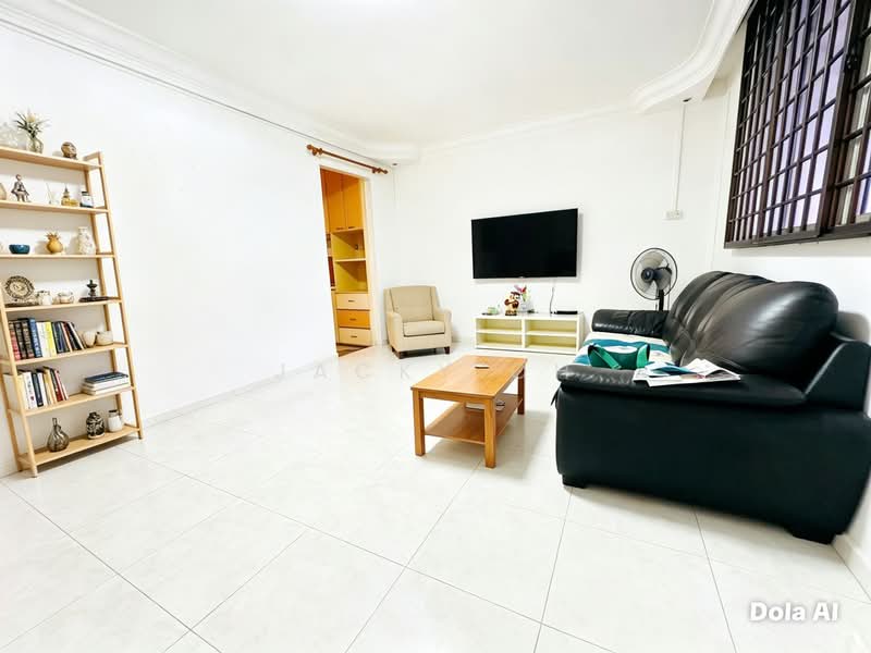 234 Serangoon Avenue 3, 234 Serangoon Avenue 3, 3 Bedrooms, 904 sqft, HDB Flat For Sale, by Jacky Oh, 60193428 - Living Room - PropertyGuru.com.sg