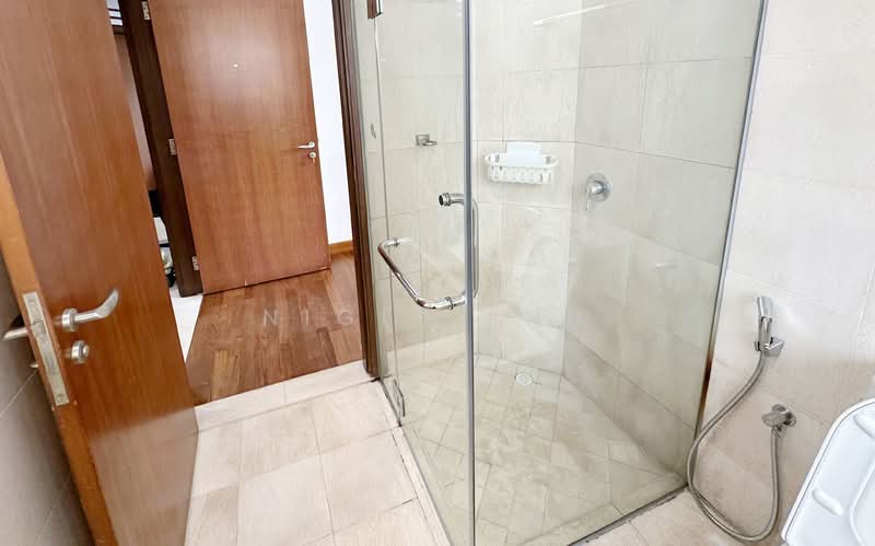 Sheares Ville, 9 Holt Road, Room Rental, 200 sqft, Condominium For Rent, by Nigel Eng, 60193480 - Bathroom - PropertyGuru.com.sg