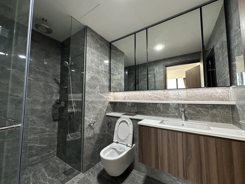 Lentor Modern, Lentor Central, 2 Bedrooms, 732 sqft, Condominium For Rent, by Ray Gin  芮儆, 60193529 - Bathroom - PropertyGuru.com.sg